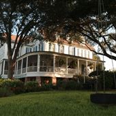 Bennet St. Harbor House (January 2018 & October 2019 Looks)