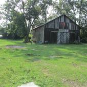 Pick Pocket Plantation - Weathered Barn