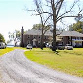Eaglewood Trail House & Apartment