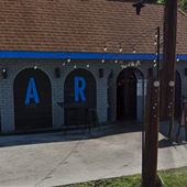 Bar on the Avenue