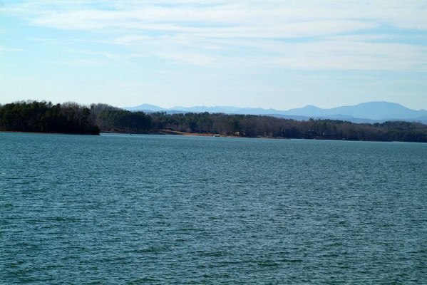 Lake Keowee (2/1/2009 - Credits: Jay Vaughan)