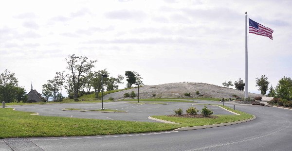 The Cliffs at Glassy Chapel and Overlook (5/21/2010 - Credits: Jay Vaughan)