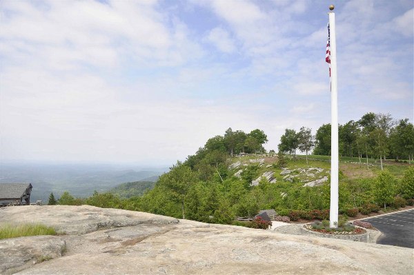 The Cliffs at Glassy Chapel and Overlook (5/21/2010 - Credits: Jay Vaughan)