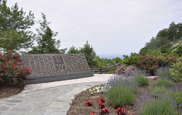 The Cliffs at Glassy Chapel and Overlook (5/21/2010 - Credits: Jay Vaughan)