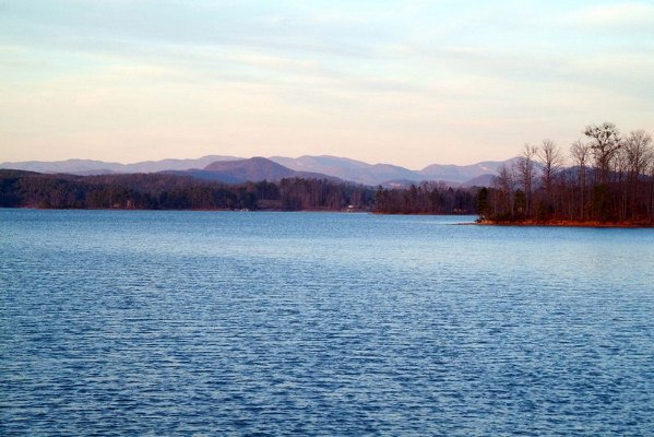Lake Keowee (2/1/2009 - Credits: Jay Vaughan)