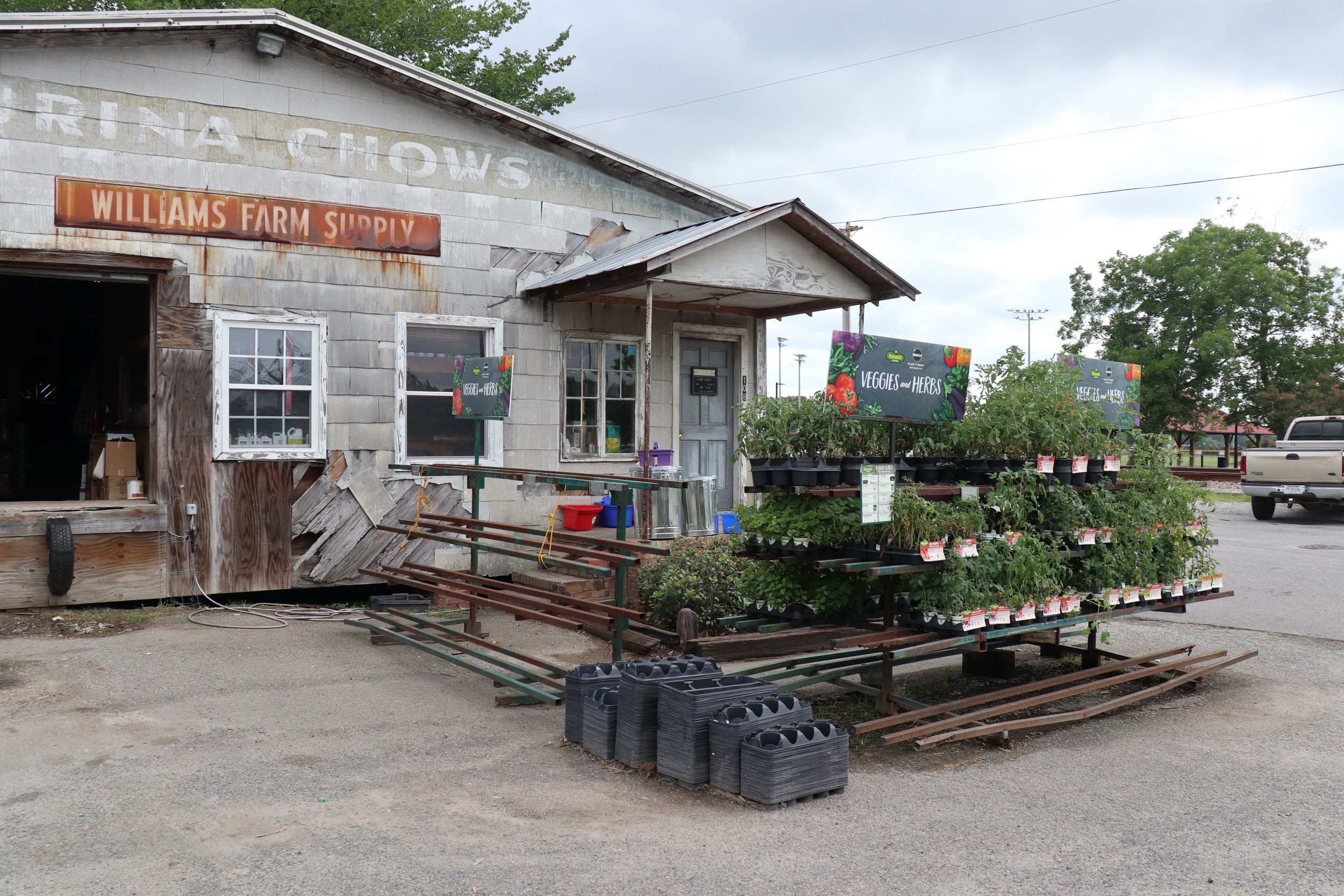 Farm And Tractor Stores Near Me 81 - 517ytwv