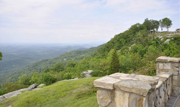 The Cliffs at Glassy Chapel and Overlook (5/21/2010 - Credits: Jay Vaughan)