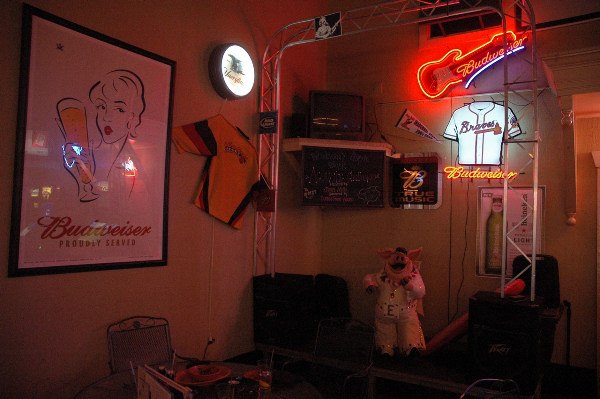 Red Bone Alley Restaurant and Bar
