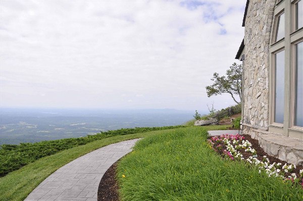 The Cliffs at Glassy Chapel and Overlook (5/21/2010 - Credits: Jay Vaughan)